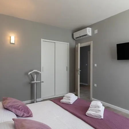 Zoomzoom Apartment *